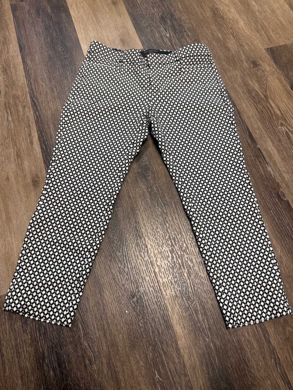 Banana Republic Black and White Geometric Capri Pants